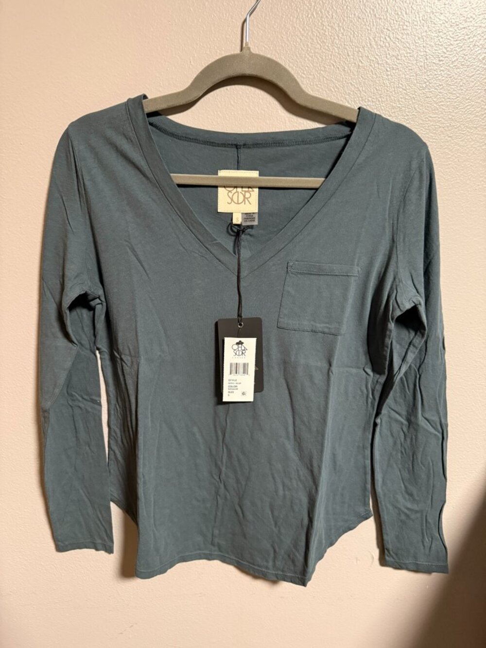 NWT Chaser Succulent Green V-Neck Long Sleeve Tee Size Small
